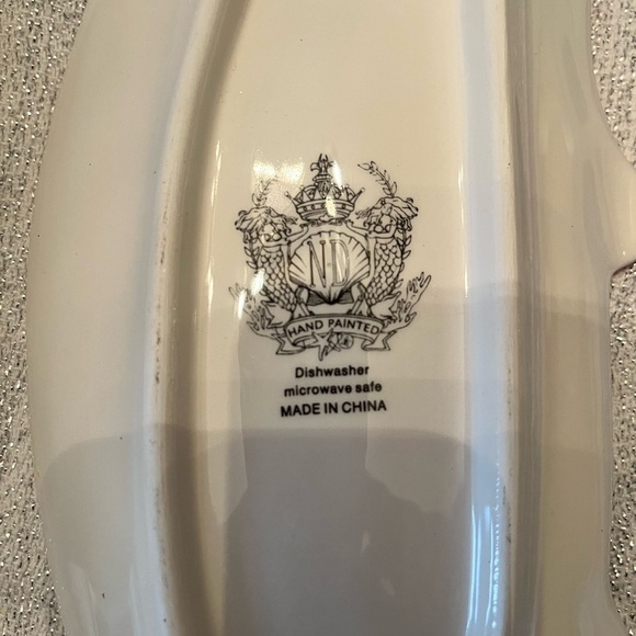 Winter penguins serving plates nesting style x2 - Picture 6 of 7